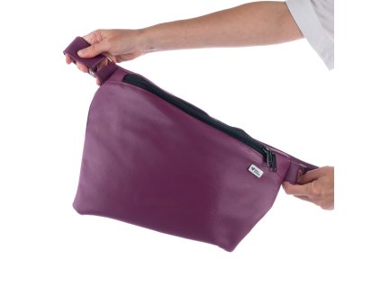 KUK 3895 fialová crossbody velká ledvinka