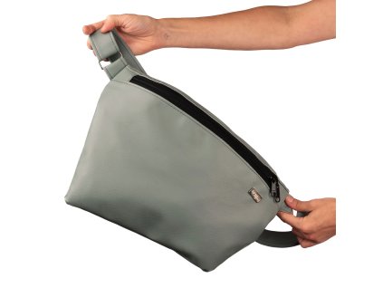 KUK 7470 crossbody ledvinka velká