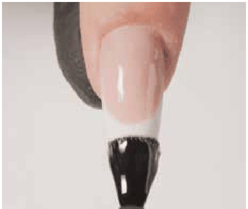Nanášení BRISA Gloss na akrylovou modeláž