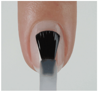 Nanášení BRISA Base Coat na nehtovou ploténku