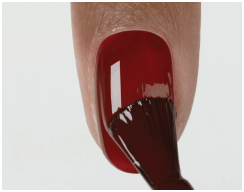 Nanášení barevného gel-laku SHELLAC na zpevněný nehet