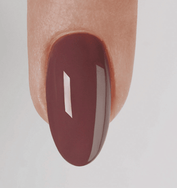 Hotová doplněná modeláž PLEXIGEL s barevným gel-lakem CND SHELLAC