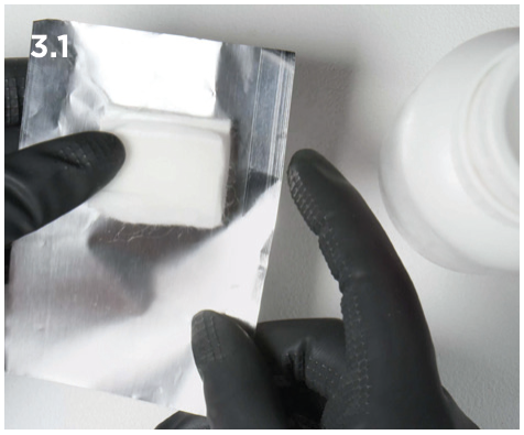 Napuštění zábalu CND Foil Remover Wrap removerem OFFLY FAST