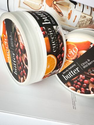 Dopřejte si péči inspirovanou Toskánskem. Cuccio Naturale spojuje přírodní ingredience s podmanivými vůněmi. Podporuje...