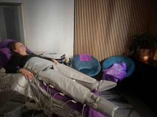 Lymfedém. Bolest, která není vidět – ale ovlivňuje každý den. Bolestivé lymfatické otoky, tlak, únava, omezení pohybu....