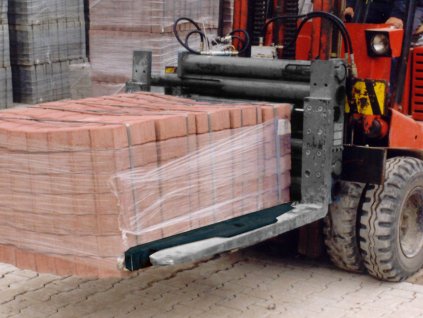 Speciální uchopovací ramena typ"C" pro manipulaci s balíky, nosnost 1600kg