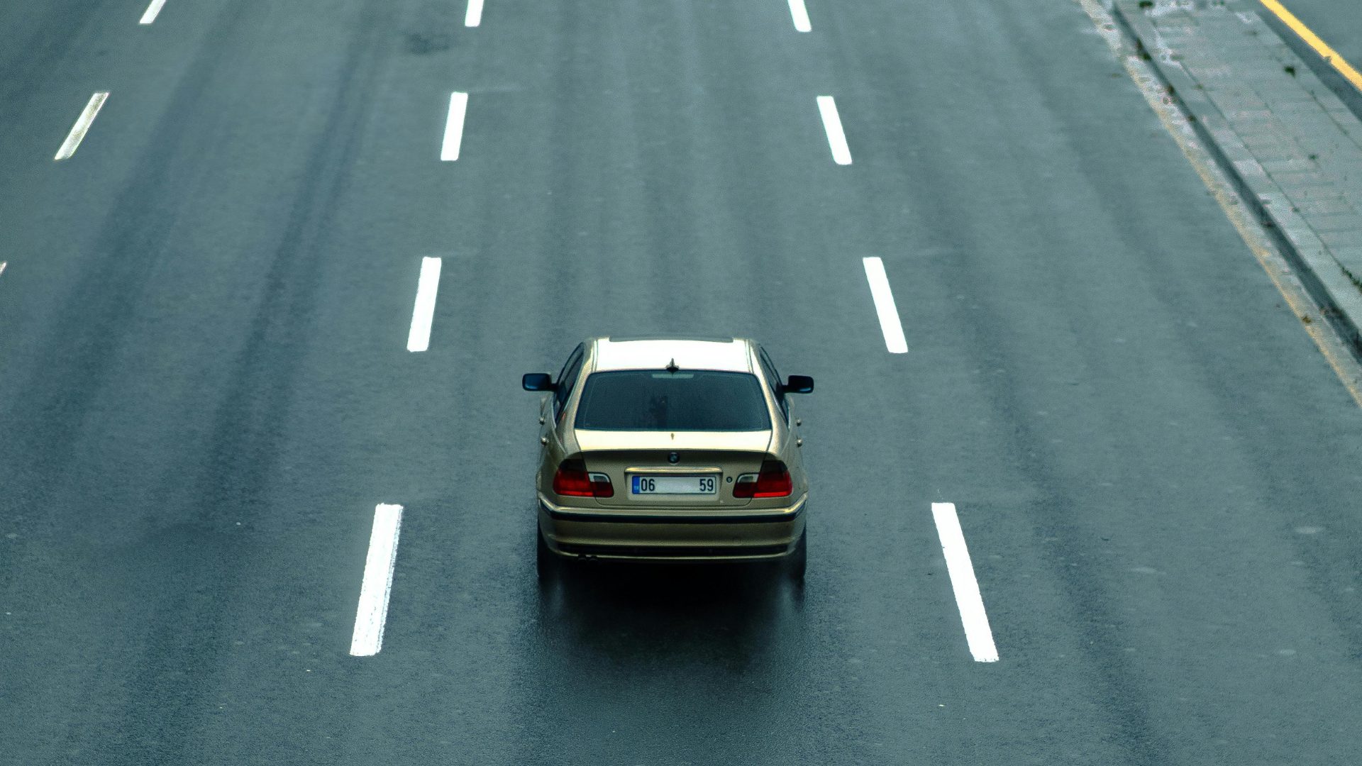 Proč má auto při delší jízdě nižší spotřebu než ve městě