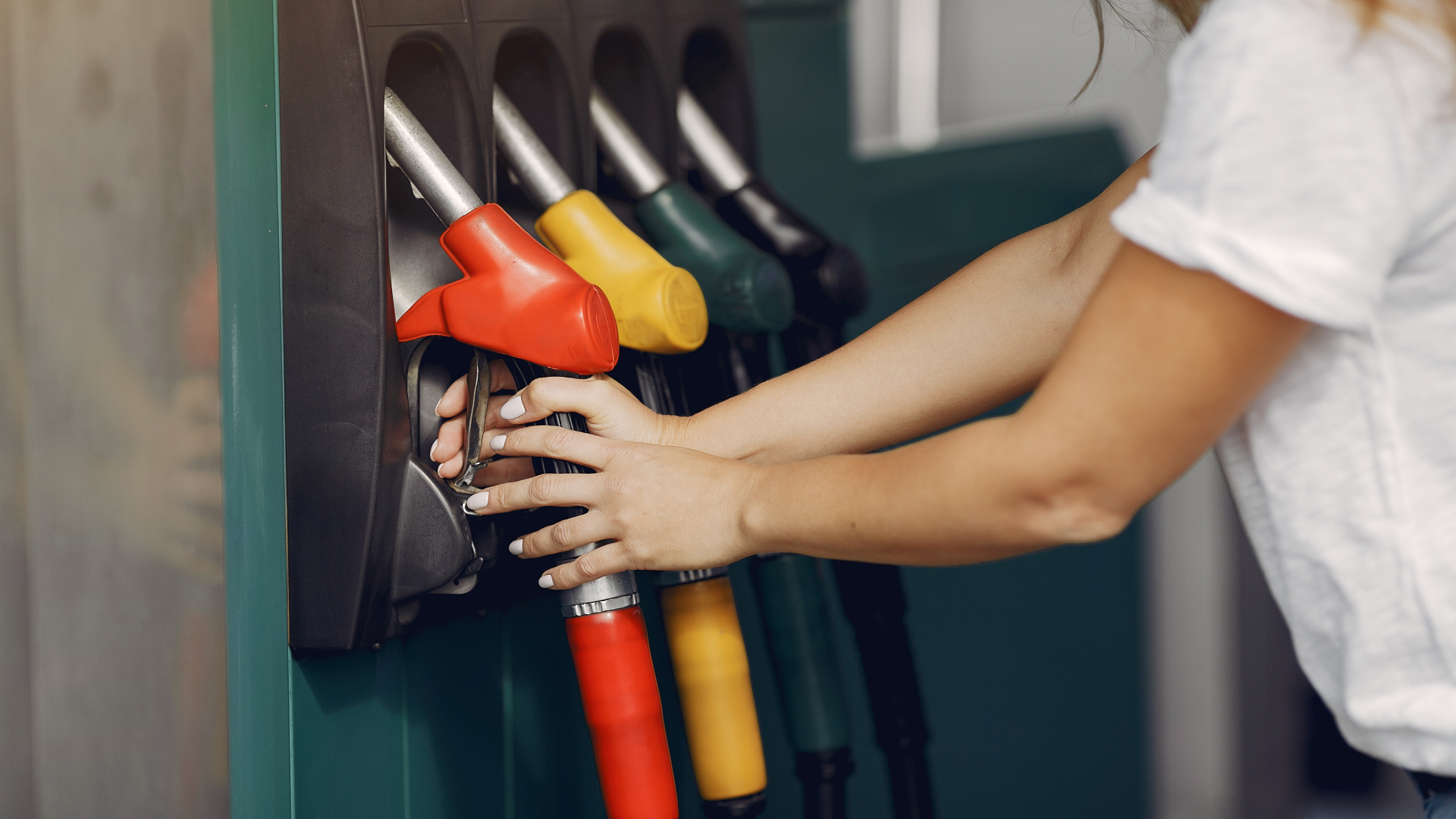 Né každý potřebuje tankovat prémiové palivo