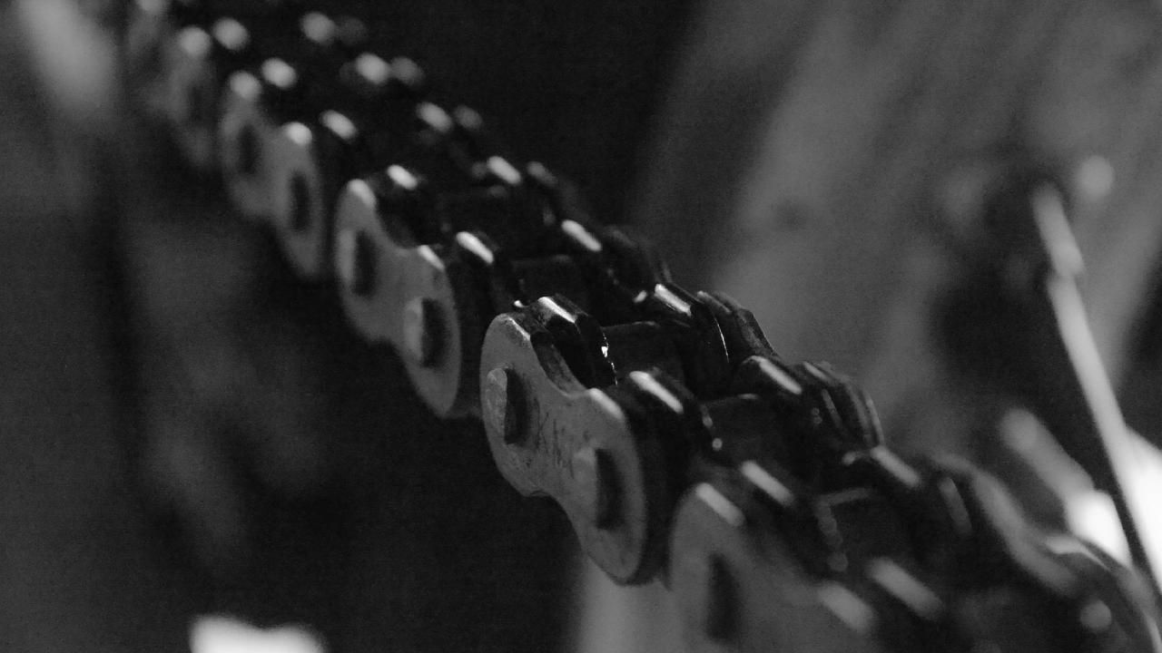 Jaro láká k vymetení výfuku, připravte na to svou motorku pořádně