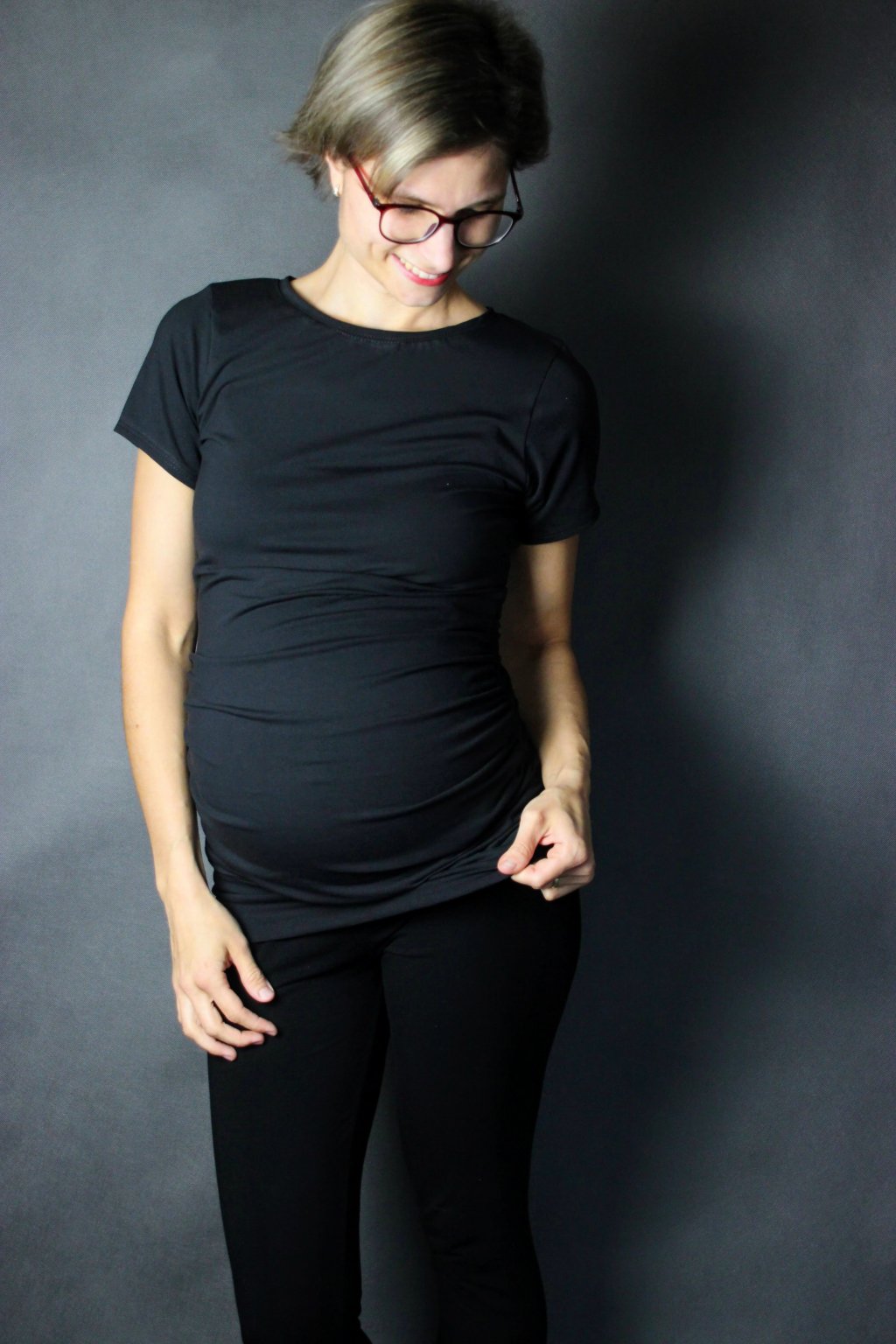 Roustoucí těhotenské tričko Ella 2v1 Oriclo černé