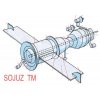 Sojuz TM (šedý) + fotovoltaické sluneční články (33 fialový)