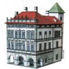 Kaiserštejnský palác + dlažba, hliněný povrch, popínavé rostliny