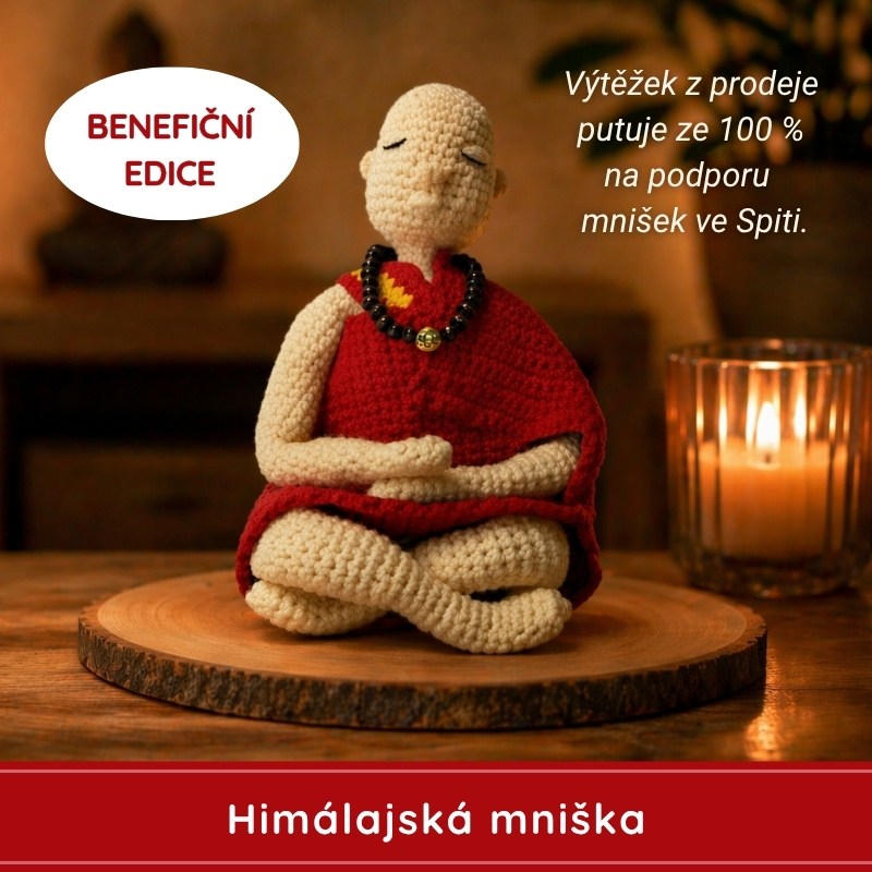 Himálajská mniška - ručně háčkovaná, benefiční edice