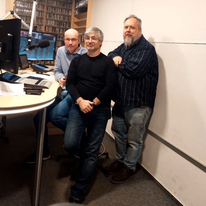 Výroční Velká sedma právě teď na Radiu 1.