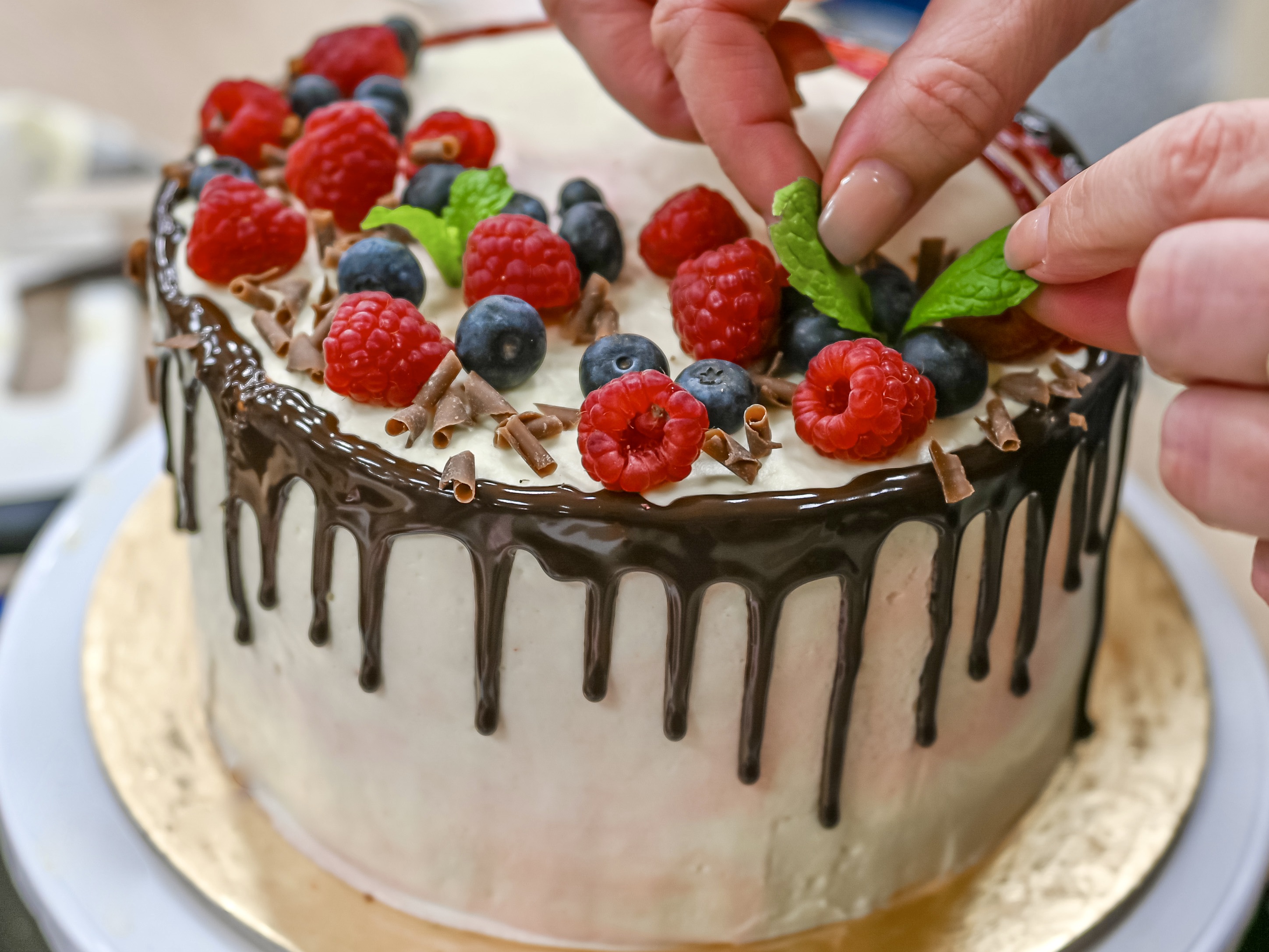 Levně Kurz: Dokonalý dort s Terkou z Masterchefa Termín: Pondělí 10.6.2024, 14:30 - 19:30 hodin