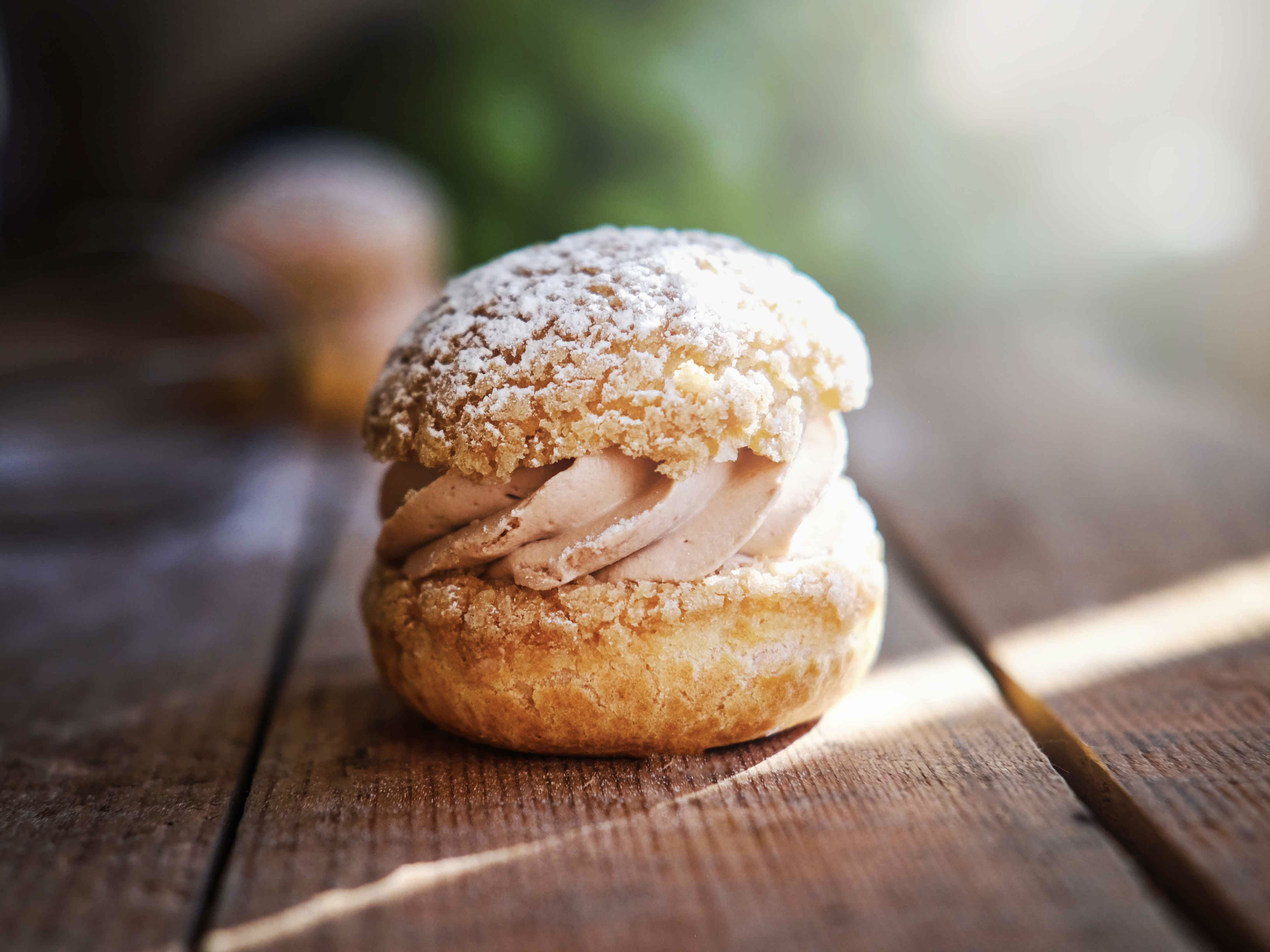 Kurz: Umění francouzských dezertů Termín: Dárkový poukaz bez termínu (termín vybere obdarovaný)