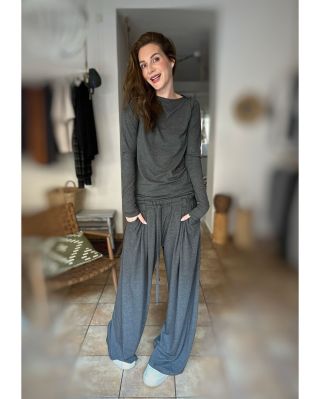 Páteční novinky v Rézině: komplet, který má ambice stát se vaším forever outfitem🤘🏻😉 Začneme kalhotami. Úplně nový široký...