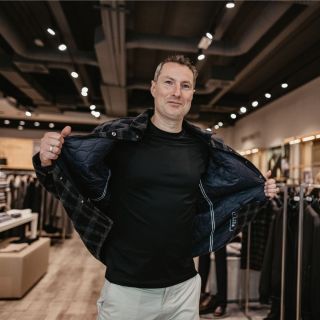 Doporučeno profesionálem. Brian Priske, trenér AC Sparta Praha, sází na bundu Banff od značky Digel. Funkční design, čisté...