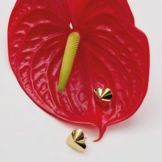 Valentýn v detailu. ❤️ Malé gesto, velký význam. Speciální kousky od comma, které potěší – a řeknou vše beze slov. Protože...