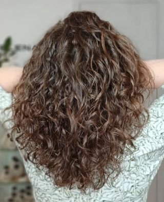 Proměna, která dodá objem 🦁 U této proměny jsme vsadily na objemovou trvalou 👌, která vlasům dodá tvar, lehkost a...