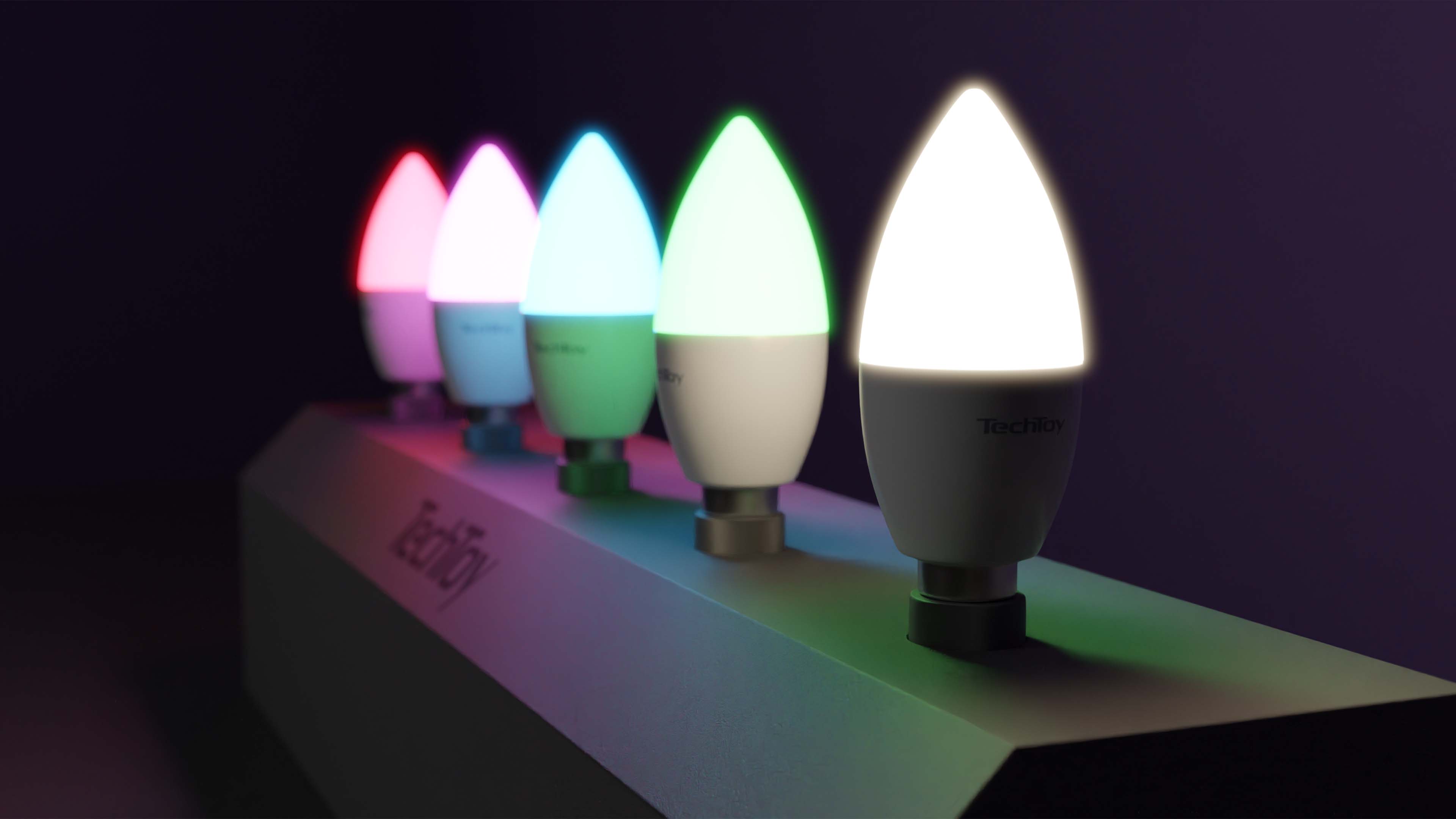 Chytrá žárovka TechToy Smart Bulb RGB 4.4W E14