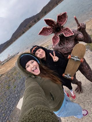 Vždycky po svém🔥💥🎄 Na @wakesurfmatylda mrzlo a foukalo, ale stálo to za to. Hezké poledne s @brzkv_ a Dermikem🫶🏻🔥💥 . . ....