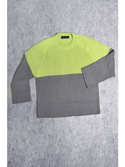 009 Svetr s kulatým výstřihem