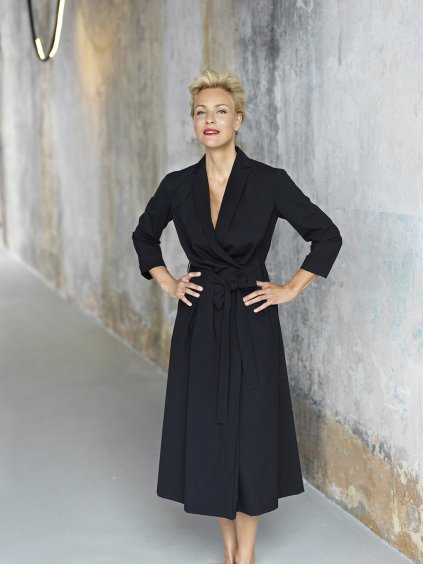 2676 Šaty zavinovací s fazonou