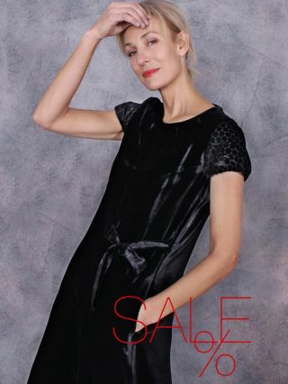 BLACK VELVET Černý samet má své kouzlo. Ať už hledáte něco výjimečného, nebo jen chcete objevovat modely, které zůstávají...