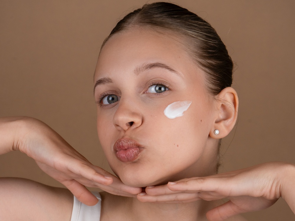 Přechod z léta na podzim: co vaše pleť teď nejvíc potřebuje