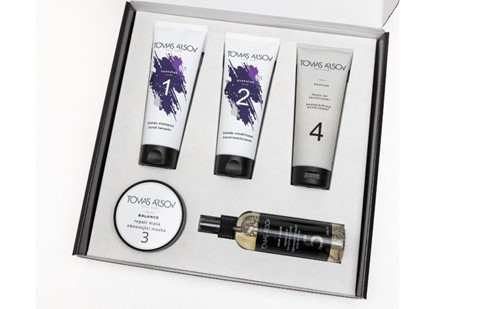 Nová řada SAPPHIRE TOMAS ARSOV: pro perfektní péči o blonďaté vlasy nestačí jen fialový šampon