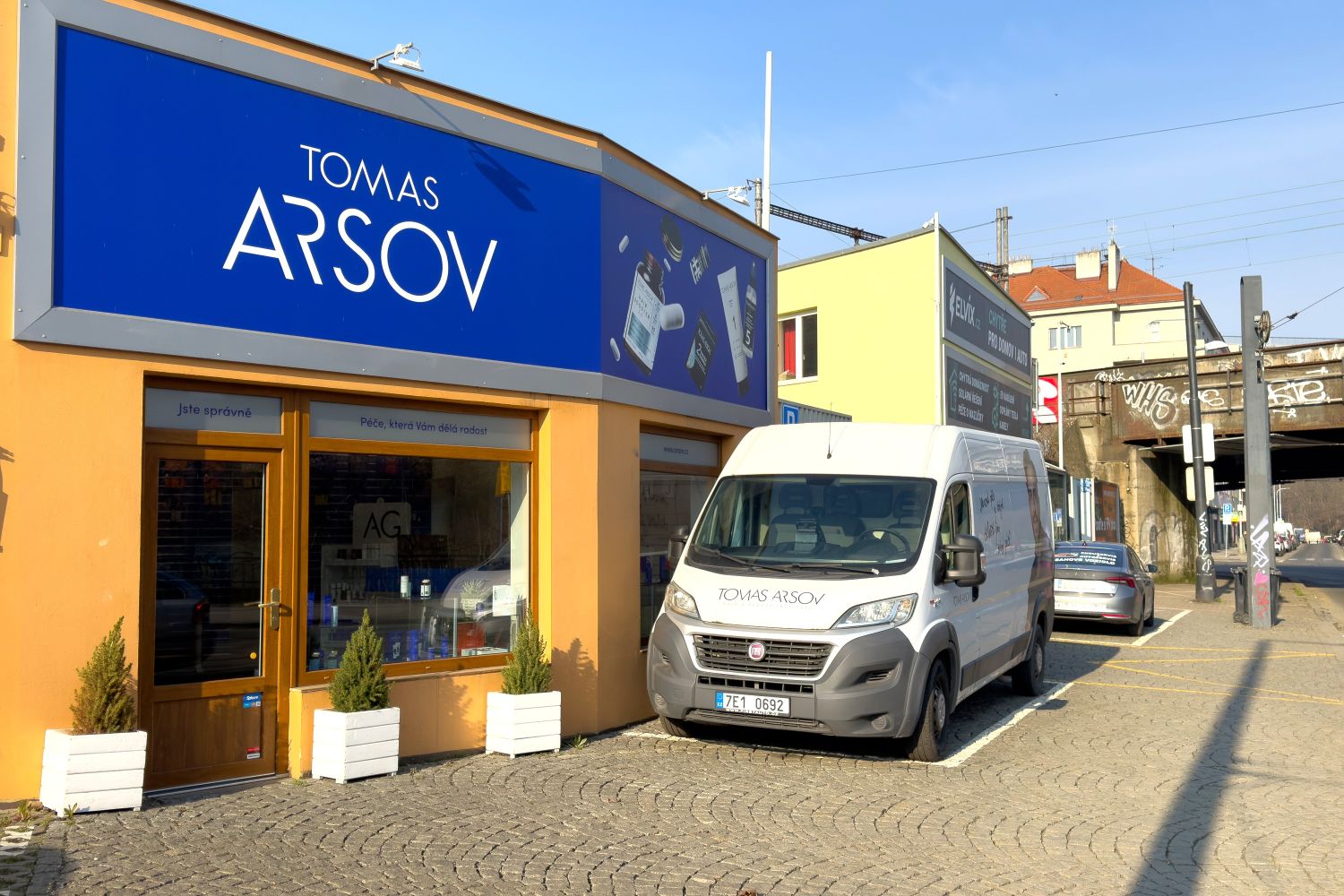 Exteriér výdejny Tomas Arsov v Praze