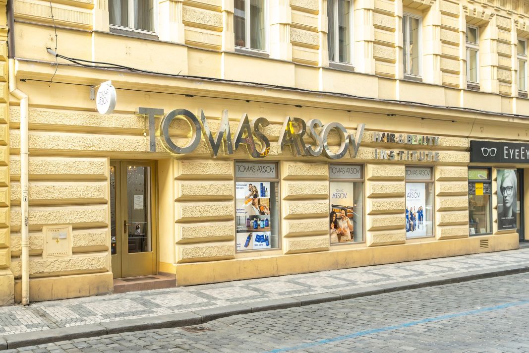 Exteriér salonu Tomas Arsov v Praze