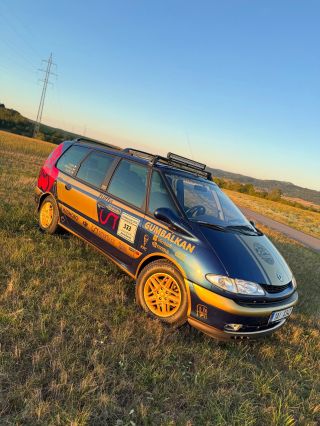 Byla to pro mě obrovská čest a neskutečně mě to bavilo lepit! 🚗🔥 Moc děkuju @fluffcz za tuhle příležitost 🙏✨ #gumbalkan...