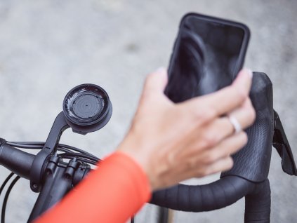 Jak uchytit mobil na kole