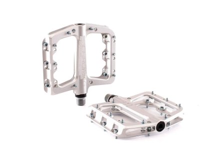 Pedály pro technické trailové ježdění