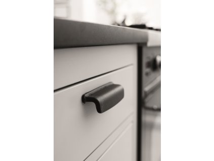 Art (Materiál Litina, Povrch Matná černá, Rozteč 96)