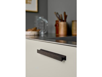 Track Handle (Wood) (Materiál Dub FSC 100%, Povrch Čirý lak, Rozteč 160+544+1088)