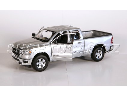 1:24 Welly Dodge RAM 1500 DoubleCab DT stříbrný