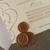 Ručně odlévané voskové pečetě k dárkovému balení poukazů