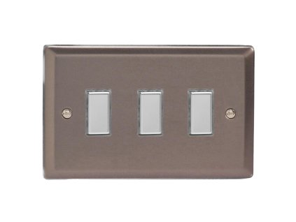 Designový vypínaè Tlaèítkový vypínaè IMPULSE - 3-modulový schodiový (è.6) 1-pólový KLASICKÉ - cínová / chromová tlaèítka, JRES003