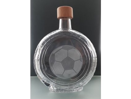 lahev 0,5l s fotbalovým míčem  - ručně ryté (broušené) dárková krabička, dárek pro fotbalistu