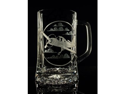 půllitr s letadlem Zlín Z-37 čmelák  - ručně ryté (broušené)