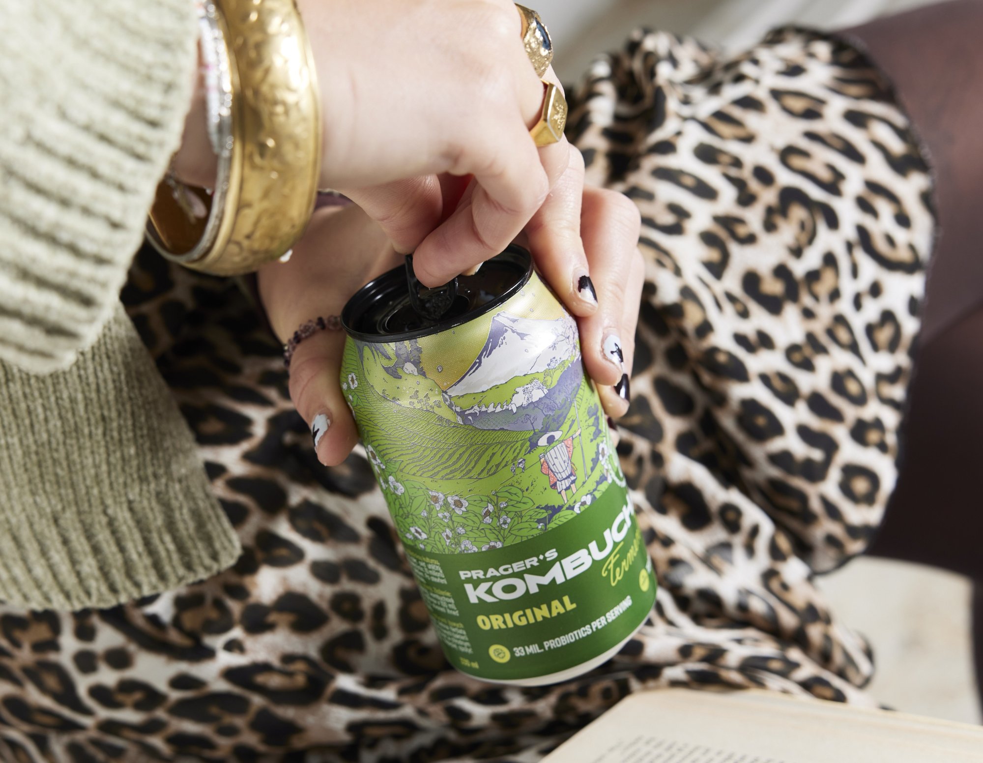 Průvodce světem kombuchy: Proč chtít víc než jen „čaj s houbou“?