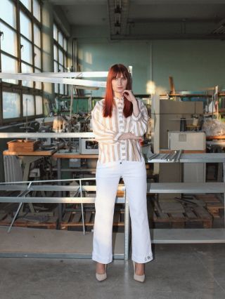 Čistota, nadčasovosť a jemnosť v dokonalej harmónii. AM studio #amstudioatelier #amstudio #slovenskamoda #cleanvibes...