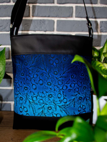 Crossbody kabelka modro cerna Maky v kralovske modre 0
