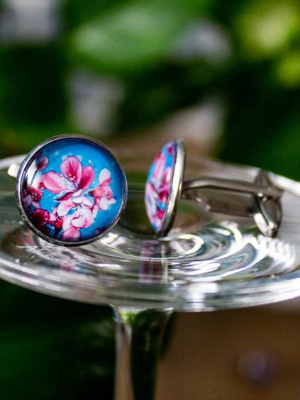 Manzetove knoflicky Svezi sakura 02