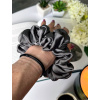 Saténová gumička scrunchies Bohatá Antracitová DIVA La VIDA (3)