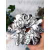 Gumička Scrunchie Černobílé vlčí máky (1)