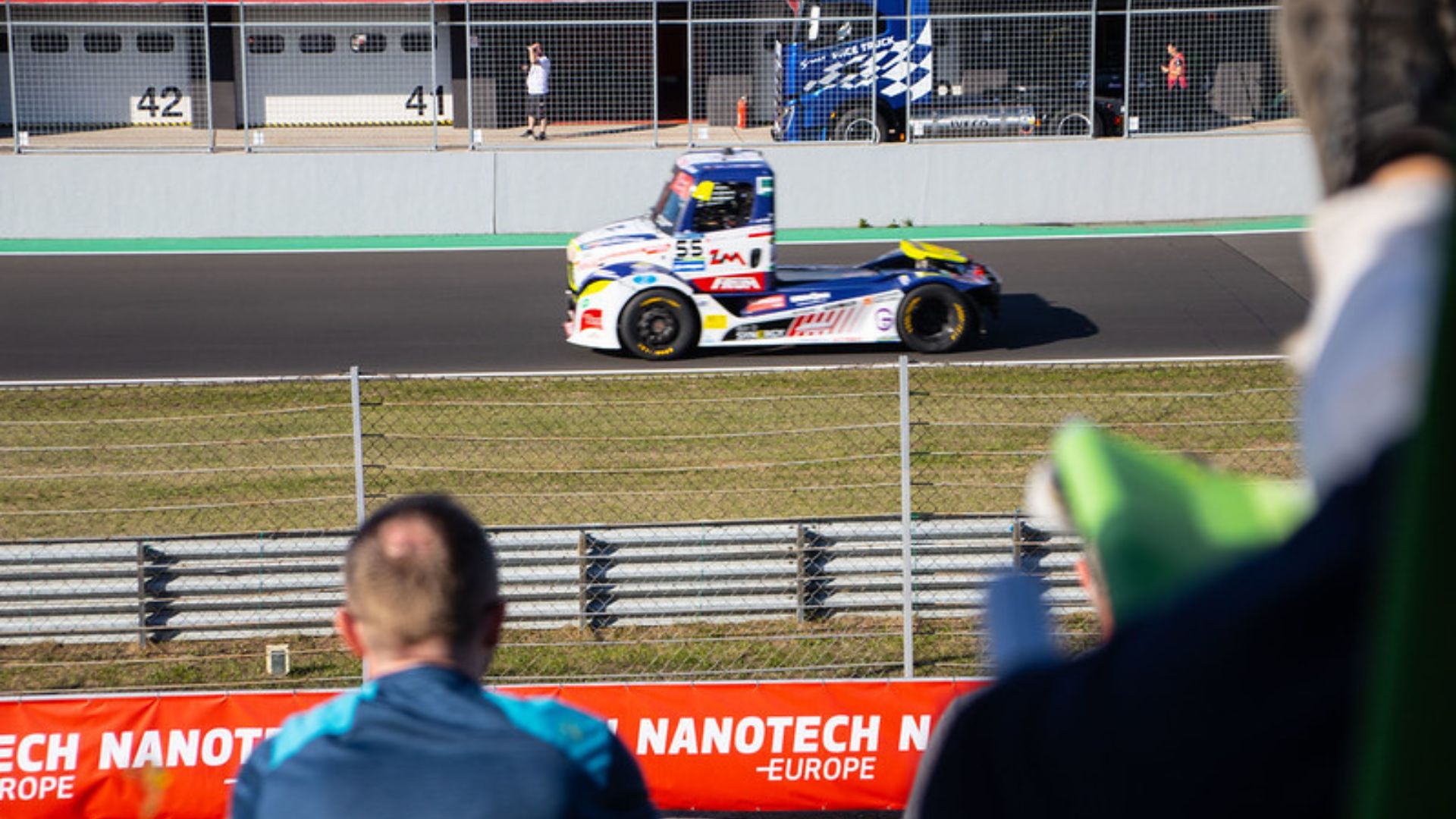 Tým Buggyra ZM Racing získával v Mostě trofeje i díky podpoře NANOTECH-EUROPE